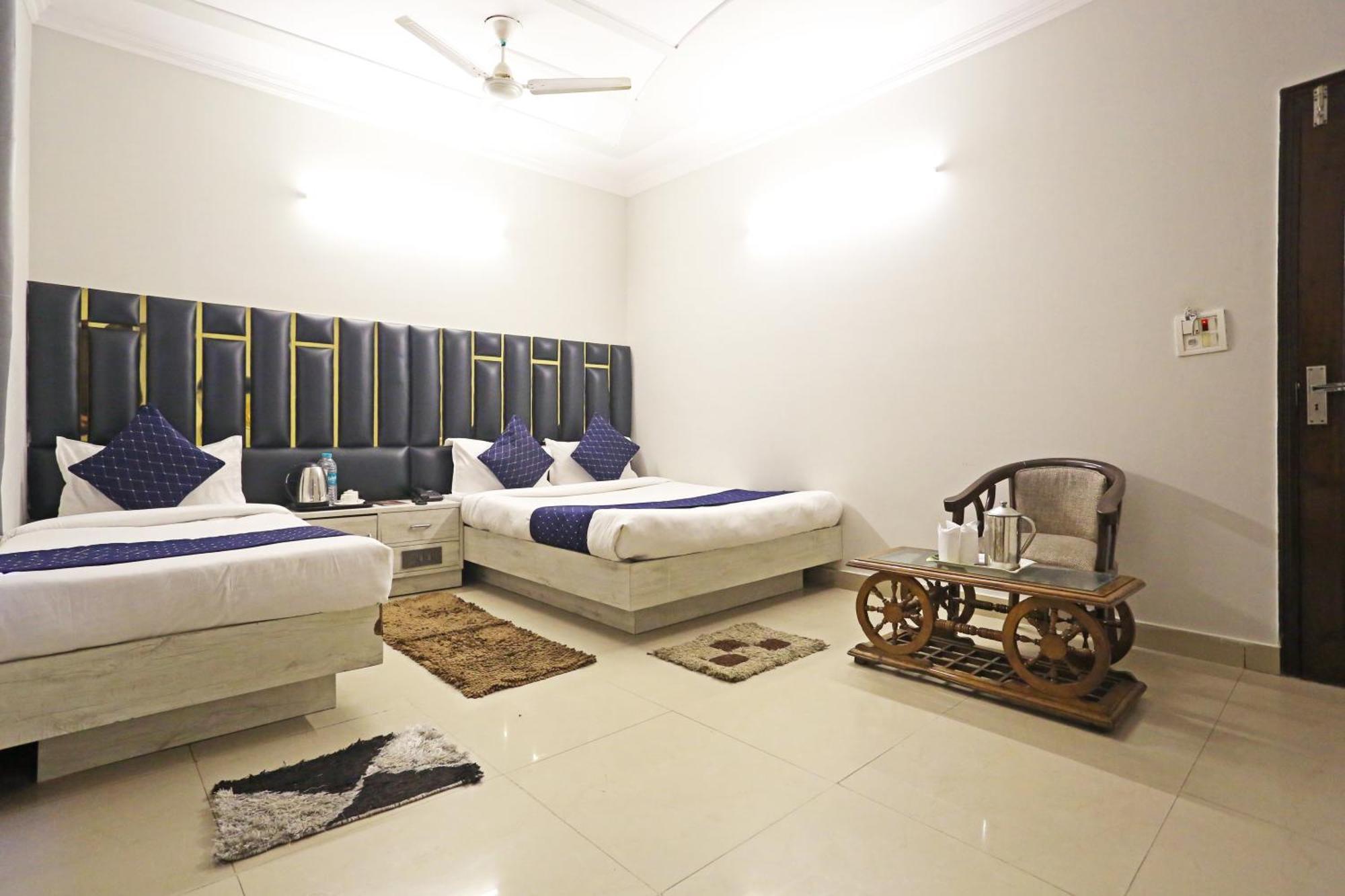 Hotel Ratandeep At Paharganj New Delhi