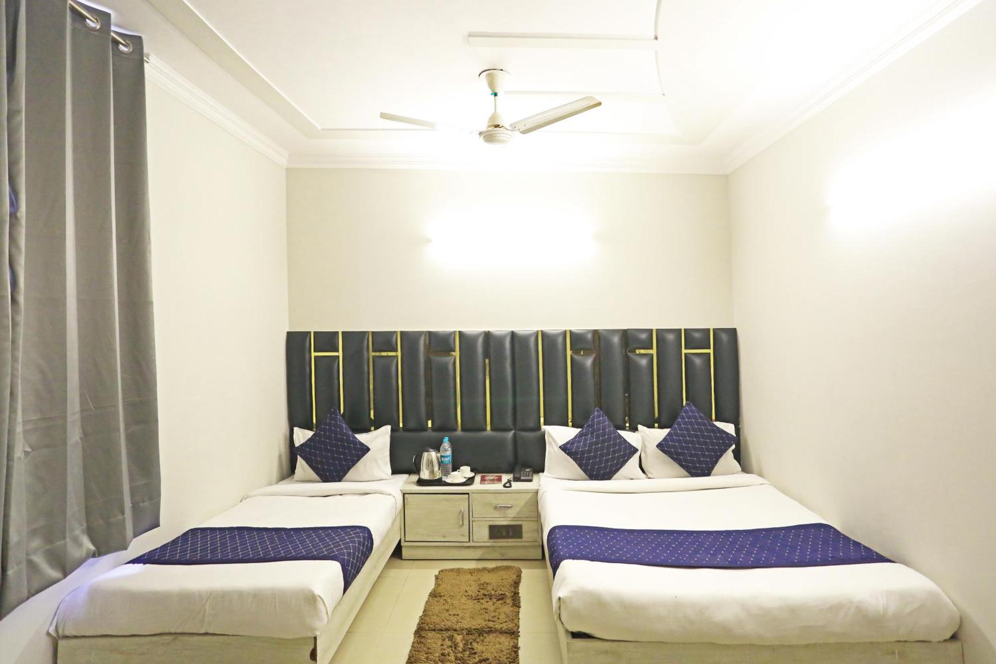 Hotel Ratandeep At Paharganj New Delhi